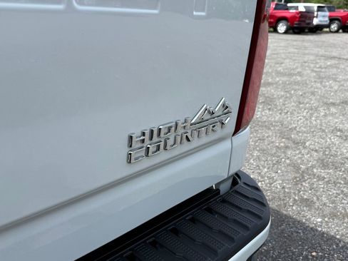 Certified 2024 Chevrolet Silverado 2500 High Country w/ Technology Package AWD/4WD image 11