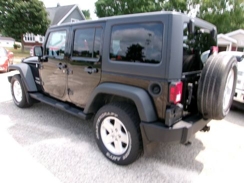 Used 2011 Jeep Wrangler Unlimited Sport AWD/4WD image 4