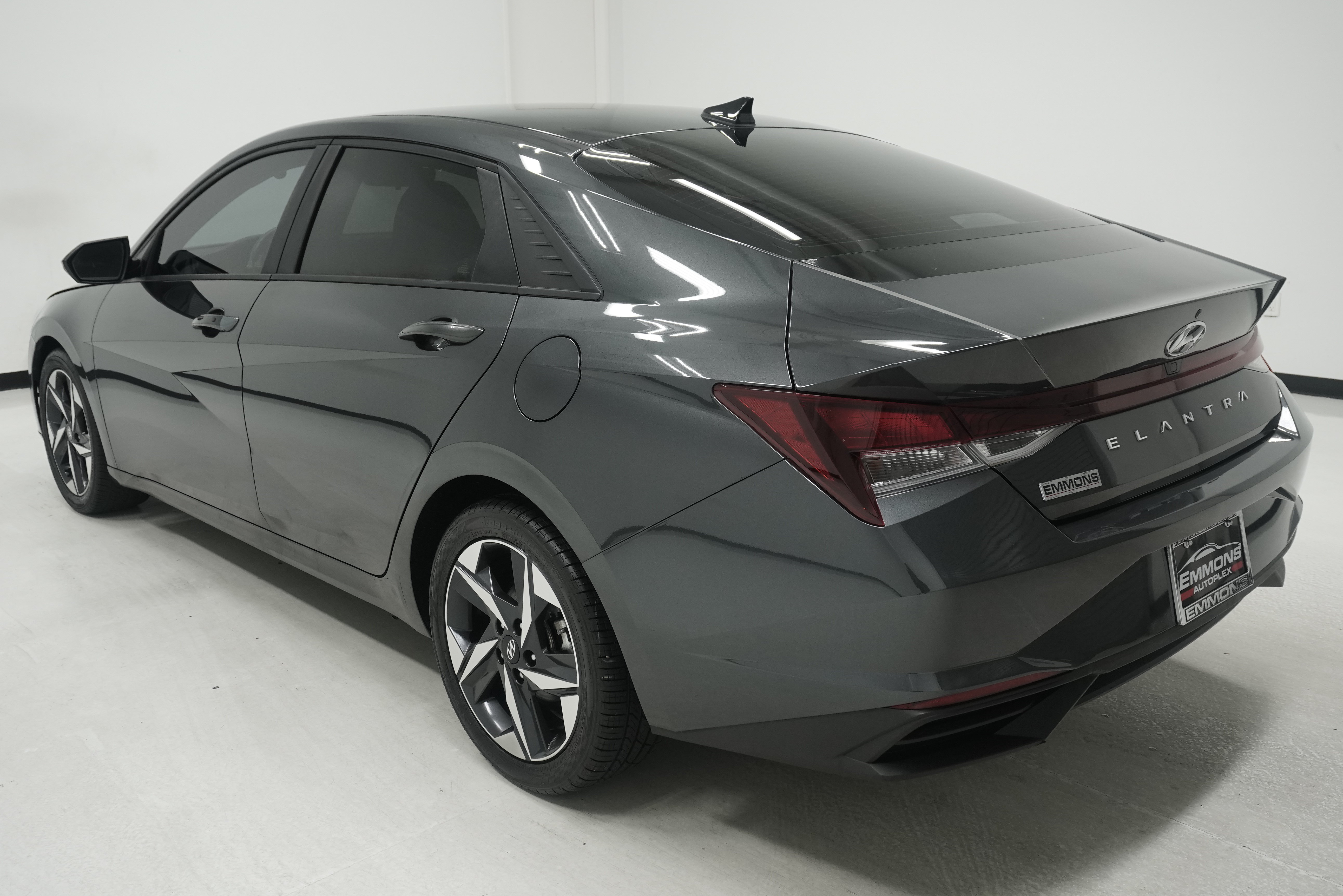 Used 2023 Hyundai Elantra SEL w/ Convenience Package FWD image 6