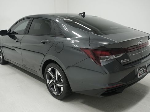 Used 2023 Hyundai Elantra SEL w/ Convenience Package FWD image 6