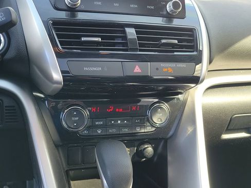 Used 2022 Mitsubishi Eclipse Cross SE image 28