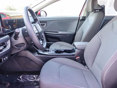Used 2025 Kia K4 LXS image 20