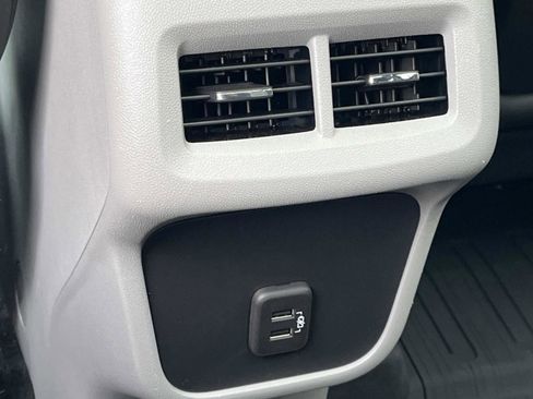 Used 2023 GMC Terrain SLT w/ Infotainment Package II image 18