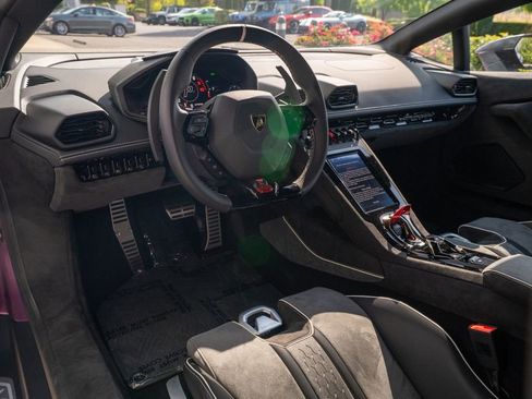Used 2024 Lamborghini Huracan Sterrato image 6