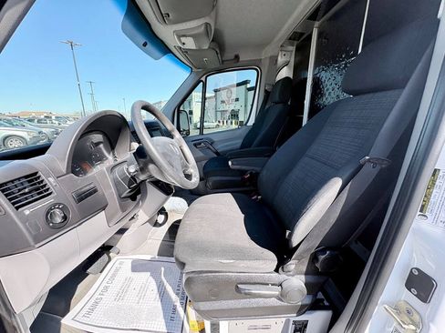 Used 2017 Mercedes-Benz Sprinter 2500 image 12