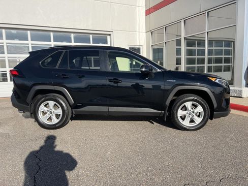 Used 2019 Toyota RAV4 XLE image 23