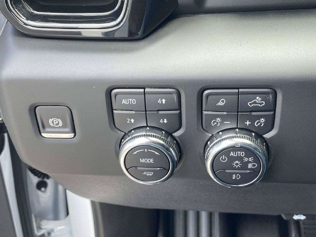 Used 2025 GMC Sierra 1500 AT4X AWD/4WD image 19