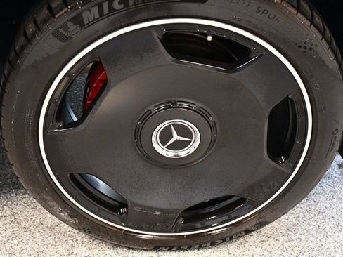 Used 2025 Mercedes-Benz GLS 63 AMG 4MATIC image 21
