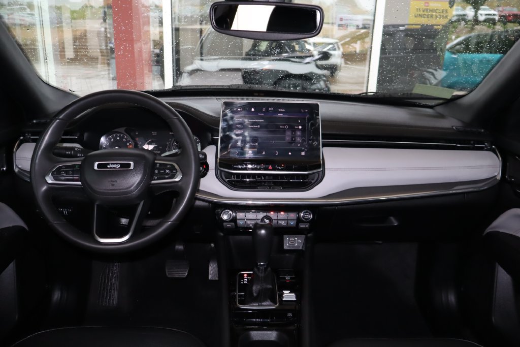 Used 2023 Jeep Compass Limited AWD/4WD image 32