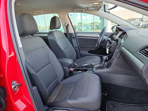 Used 2017 Volkswagen Golf S image 15