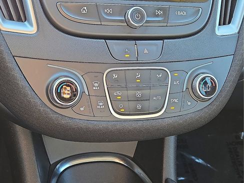 Used 2024 Chevrolet Malibu LT image 28