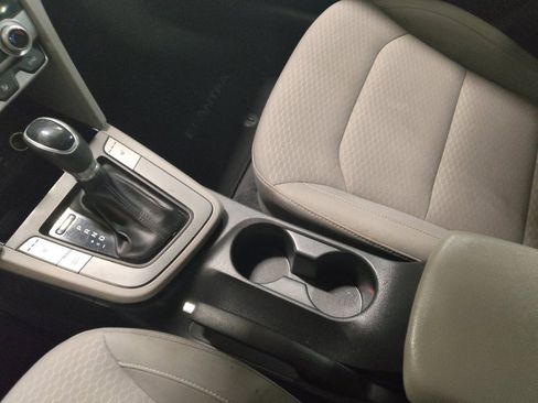 Used 2020 Hyundai Elantra Value Edition FWD image 26