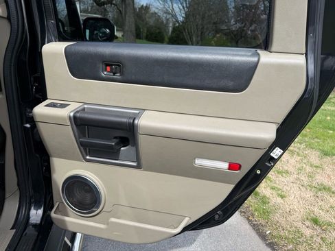 Used 2003 HUMMER H2 w/ Preferred Equipment Group image 38