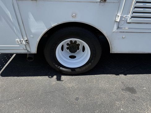 Used 2008 Ford E-350 and Econoline 350 Super Duty image 15