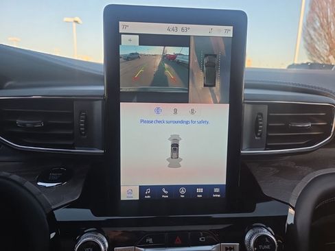 Used 2023 Ford Explorer Platinum w/ Technology Package image 16