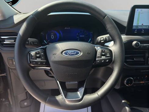 Used 2022 Ford Escape Titanium w/ Class II Trailer Tow Package AWD/4WD image 12