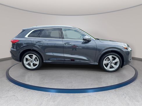 Used 2025 Audi Q5 Prestige AWD/4WD image 4