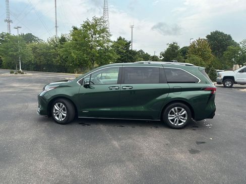 Used 2021 Toyota Sienna Limited AWD/4WD image 16