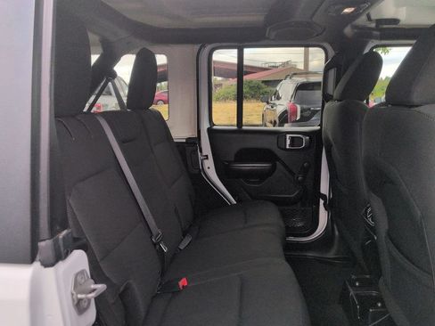 Used 2018 Jeep Wrangler Unlimited Sport AWD/4WD image 26