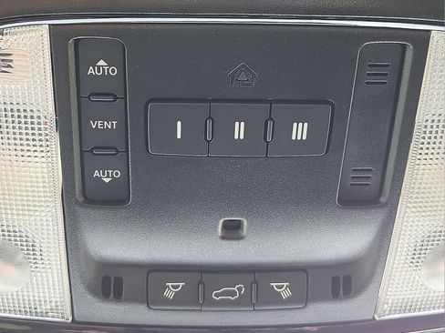 Used 2022 Dodge Durango R/T w/ Blacktop Package AWD/4WD image 21