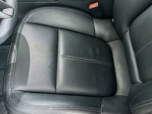 Certified 2023 Porsche Macan AWD/4WD image 21