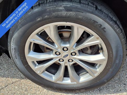 Used 2023 Ford Explorer XLT w/ Equipment Group 202A AWD/4WD image 9