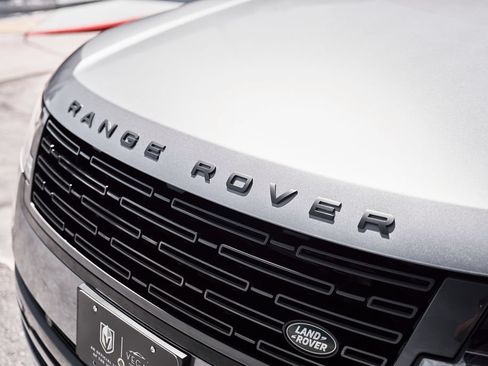 Used 2024 Land Rover Range Rover SE AWD/4WD image 8