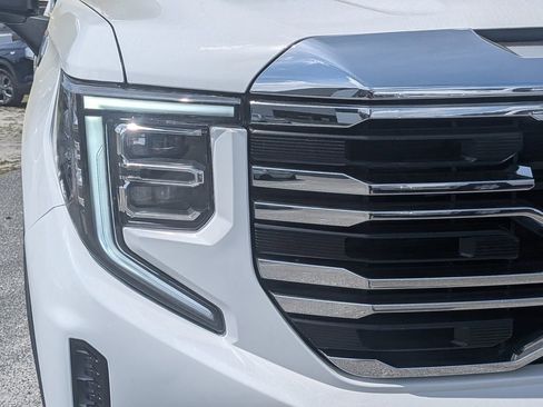 Used 2025 GMC Sierra 1500 SLT image 9