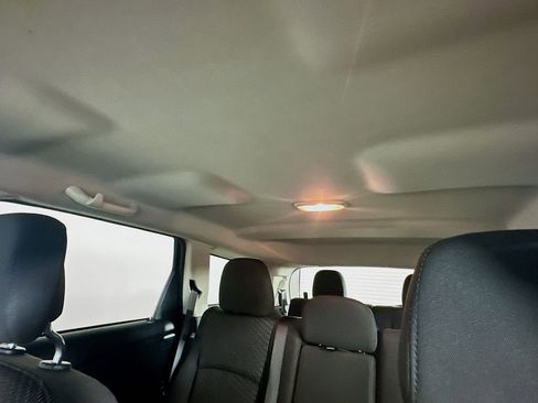 Used 2018 Dodge Journey SE image 19