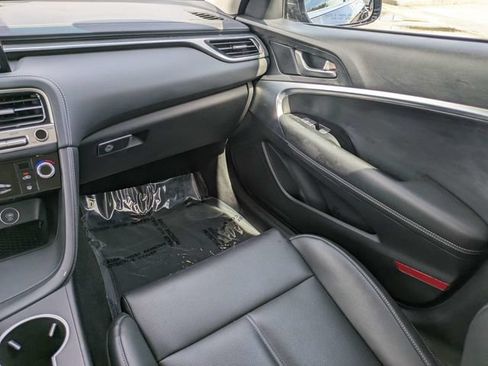 Used 2025 Genesis G70 2.5T RWD image 16