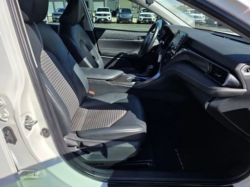 Used 2021 Toyota Camry SE image 17