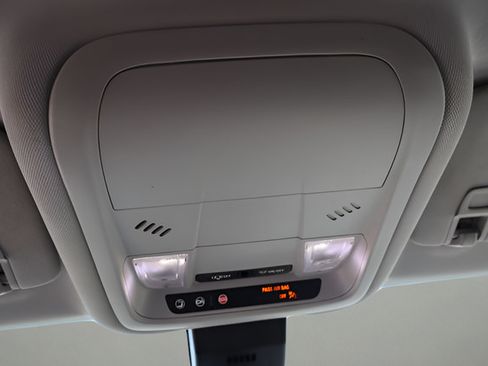 Used 2020 Chevrolet Equinox LS w/ LS Convenience Package FWD image 34