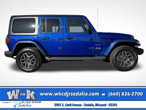 Used 2019 Jeep Wrangler Unlimited Sahara AWD/4WD image 3