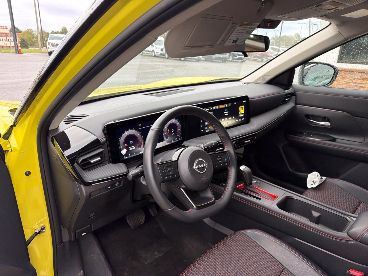 Used 2025 Nissan Kicks SR FWD image 4