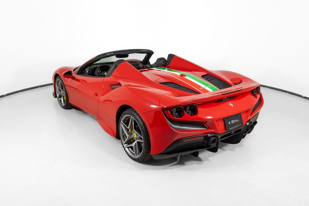 Used 2022 Ferrari F8 Tributo RWD image 5