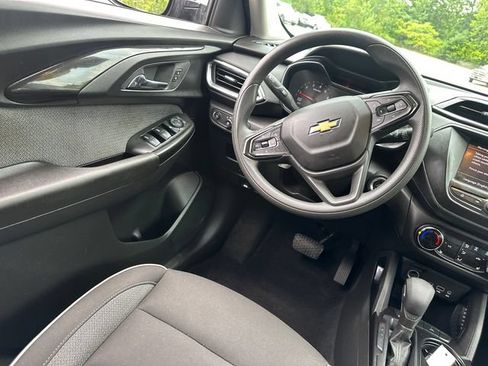 Used 2023 Chevrolet TrailBlazer LT FWD image 20