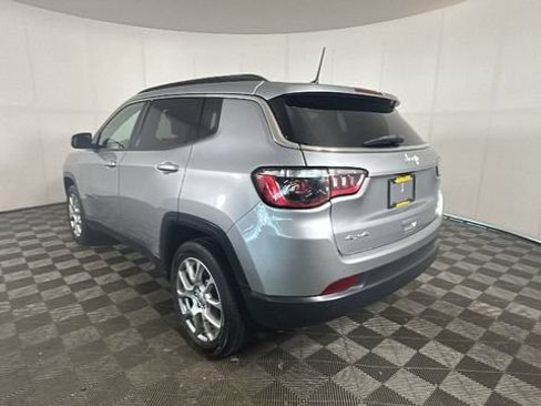 Used 2022 Jeep Compass Latitude AWD/4WD image 4