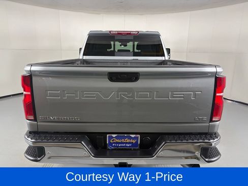 Used 2025 Chevrolet Silverado 2500 LTZ w/ LTZ Plus Package AWD/4WD image 9
