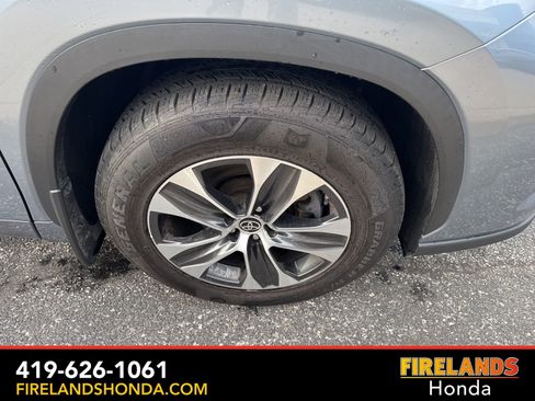 Used 2022 Toyota Highlander XLE image 44