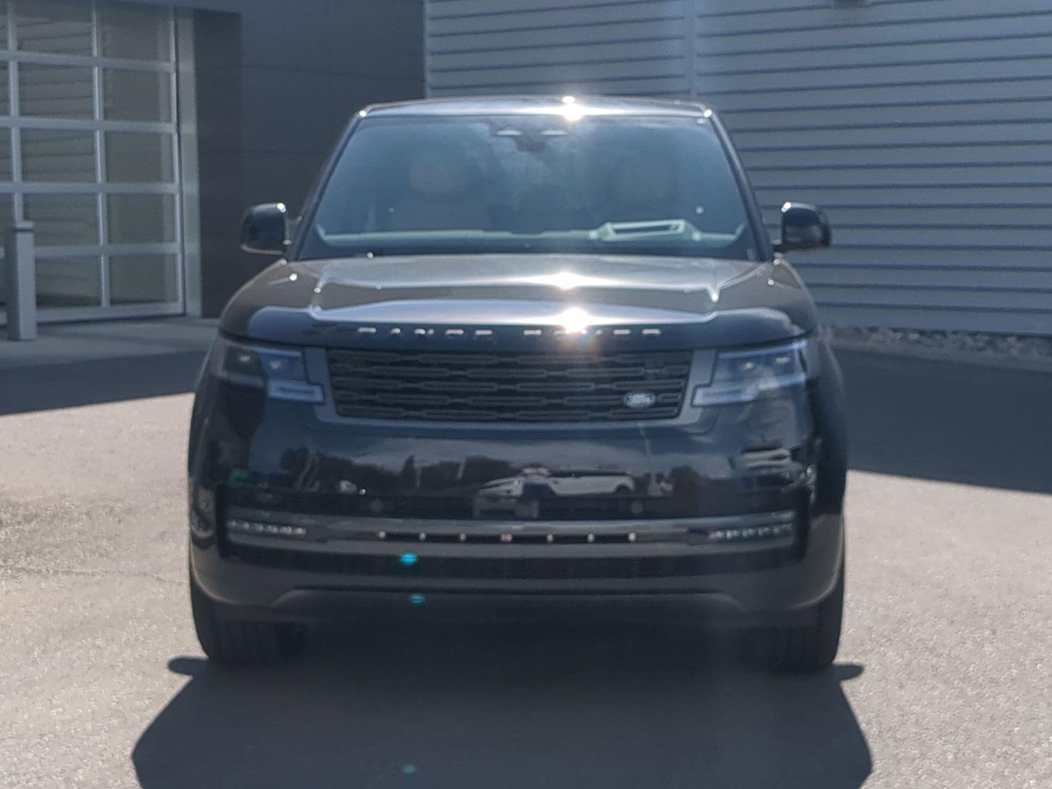 New 2026 Land Rover Range Rover SE AWD/4WD image 2