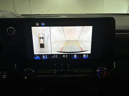 Used 2023 Chevrolet Colorado Trail Boss w/ Technology Package image 31