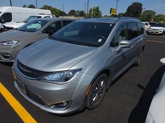 Used 2020 Chrysler Pacifica Touring-L FWD video 1