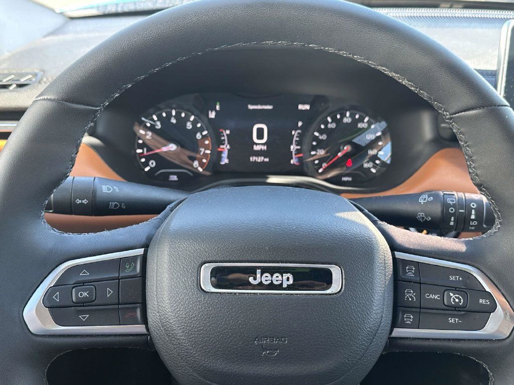Used 2024 Jeep Compass Limited AWD/4WD image 20