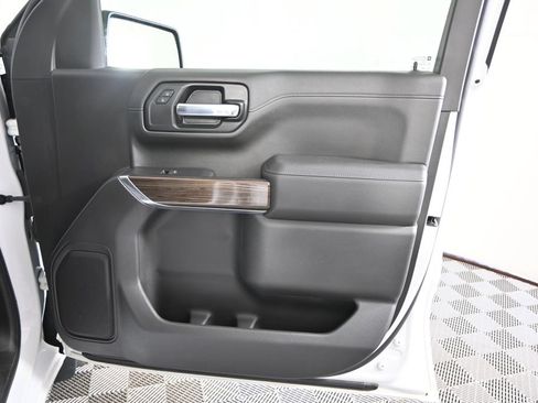 Used 2021 Chevrolet Silverado 1500 RST AWD/4WD image 13