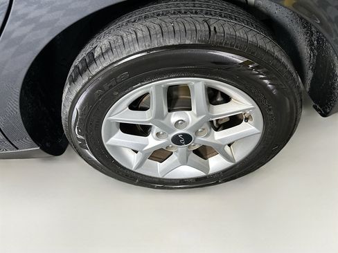 Used 2025 Kia Soul LX w/ LX Technology Package image 11