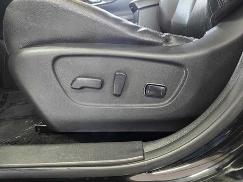 Used 2017 Nissan Rogue SL w/ SL Premium Package AWD/4WD image 12
