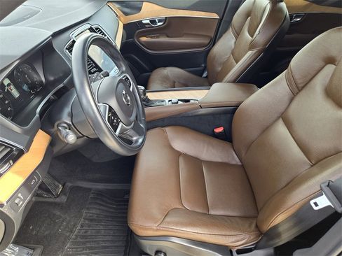 Used 2022 Volvo XC90 T6 Momentum w/ Advanced Package image 14