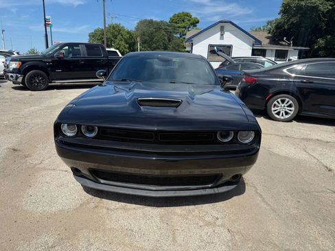Used 2020 Dodge Challenger GT w/ Blacktop Package RWD image 5