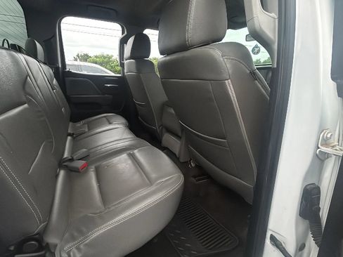 Used 2017 Chevrolet Silverado 1500 Custom w/ Custom Convenience Package AWD/4WD image 5