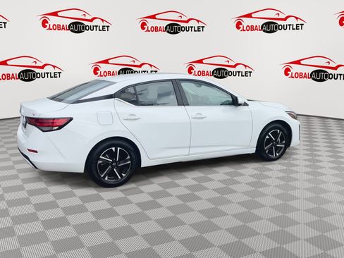 Used 2025 Nissan Sentra SV FWD image 8